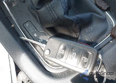 2017 Volkswagen Jetta 1.4T S z USA, uszkodzony, nr VIN 3VW2B7AJXHM323237